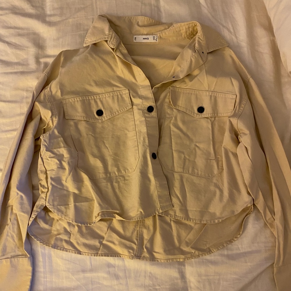 Mango Cropped Button up (size 4)